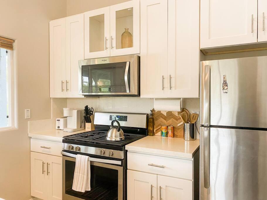 ケアアウHibiscus Hale, Full Kitchen, King Bed, Parkingアパートメント エクステリア 写真